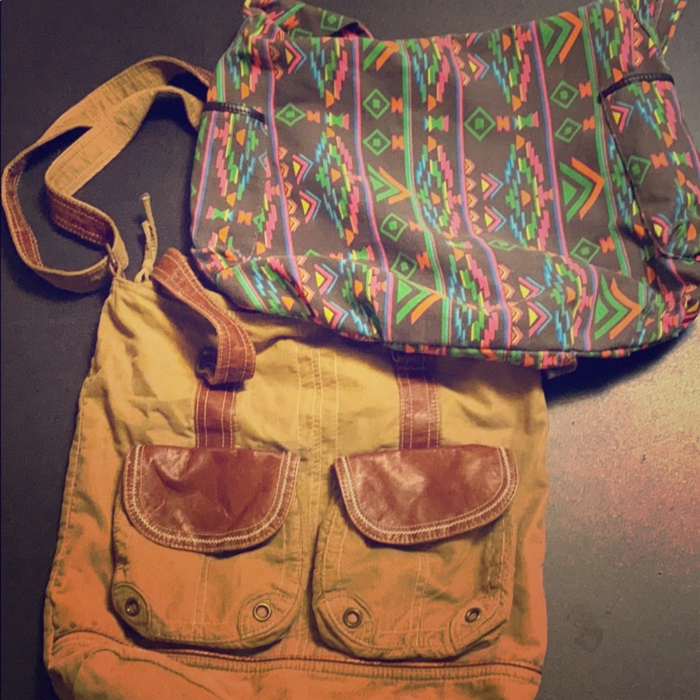 2 Target shoulder bags